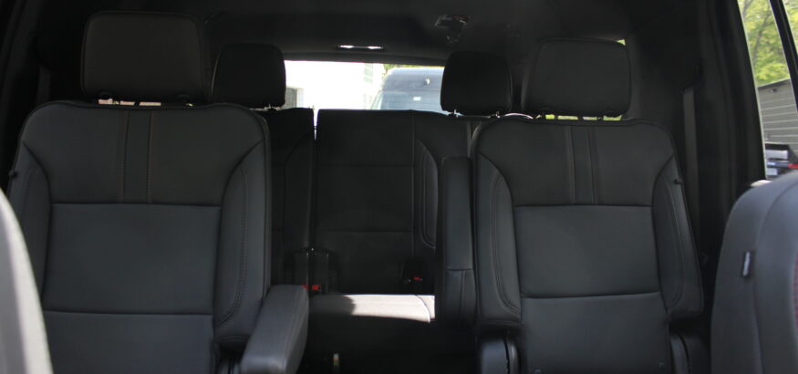 Cheverlot Suburban SUV